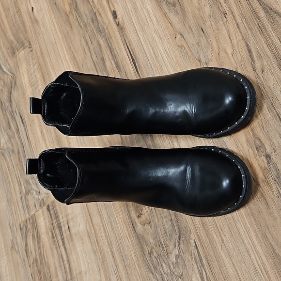 SO Shoes - SO black faux leather boots women's Size 7.5 medium